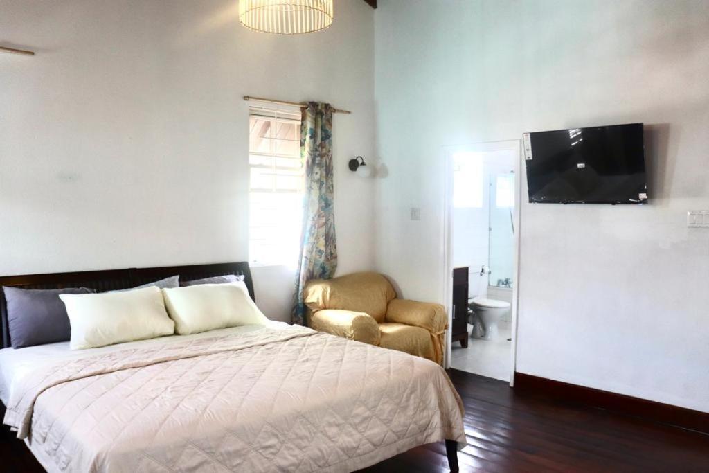 Blr Beach Villas Christ Church Extérieur photo