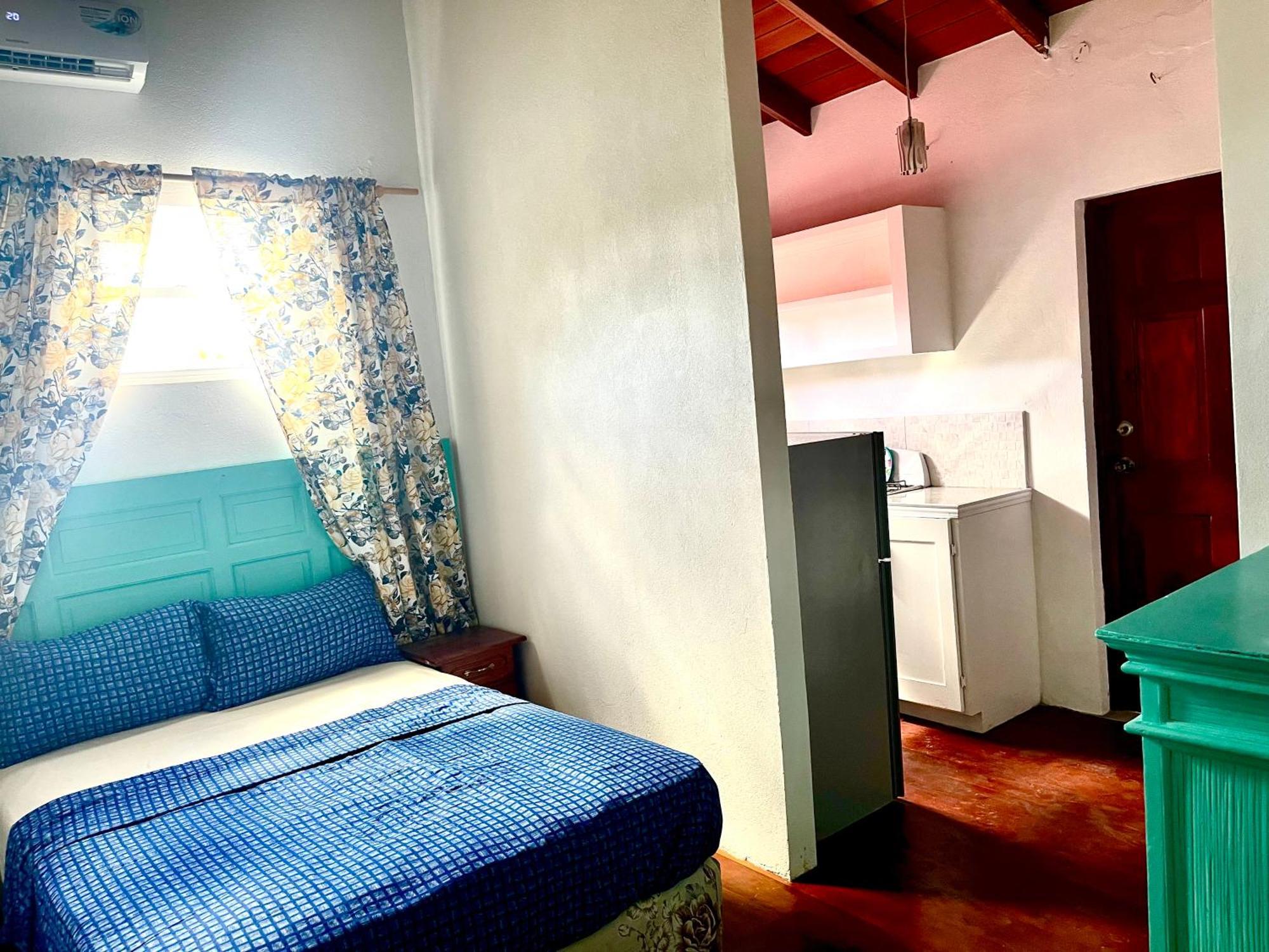 Blr Beach Villas Christ Church Extérieur photo