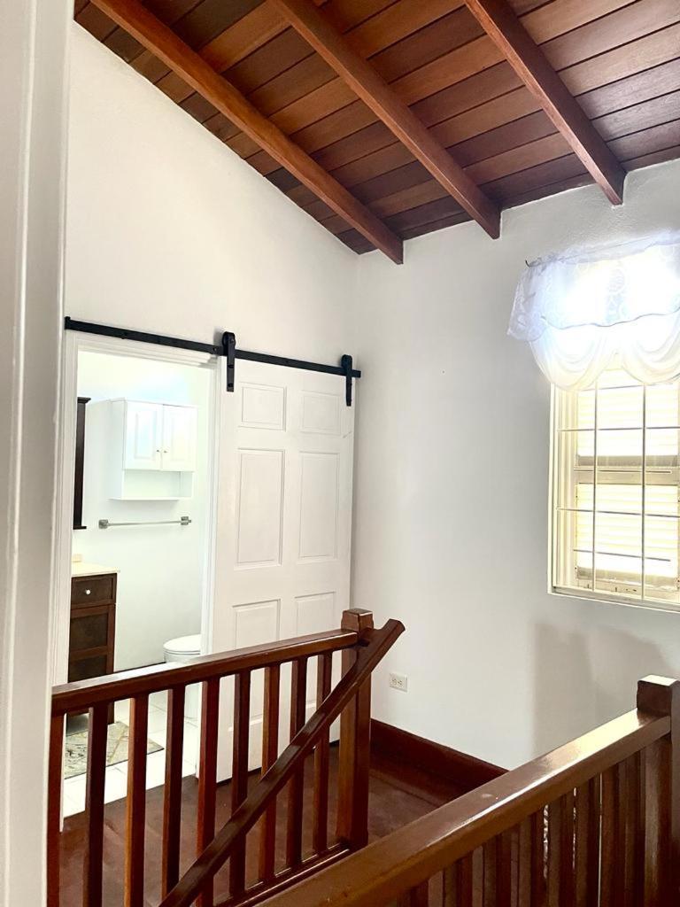 Blr Beach Villas Christ Church Extérieur photo